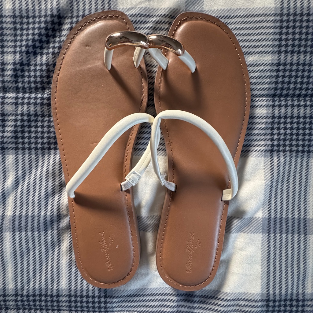 Universal Thread Tan And White Sandals